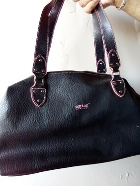 Matt & Nat Black Handbag with Pink Trim